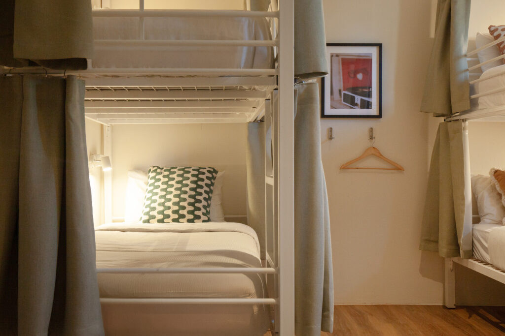 SHARED SUITE